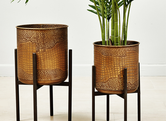 SET OF 2 METAL PLANTER